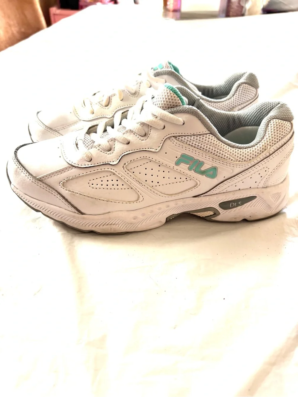 FILA White Aqua Memory Glimpse Walking Sneakers Shoes SZ 8.5 Worn 3X